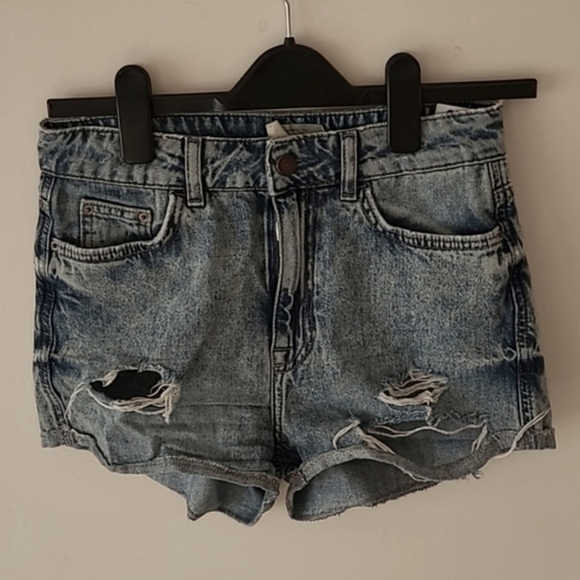 High-Waisted Hallie Shorts from Top Shop - Picture 3 of 3